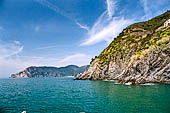 Liguria - Le Cinque Terre. Il Sentiero Verdeazzurro da Vernazza a Riomaggiore. Da Vernazza verso Punta Mesco.